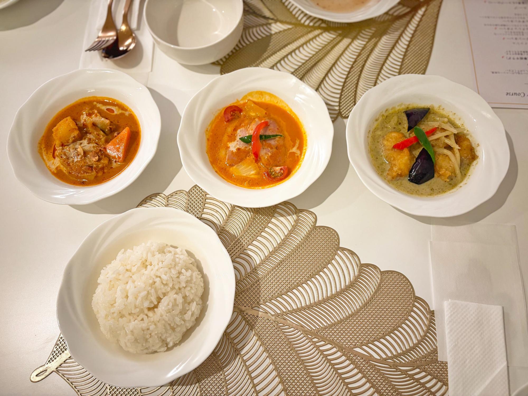 タイ料理レストラン バンコクコーナー  カレー3種