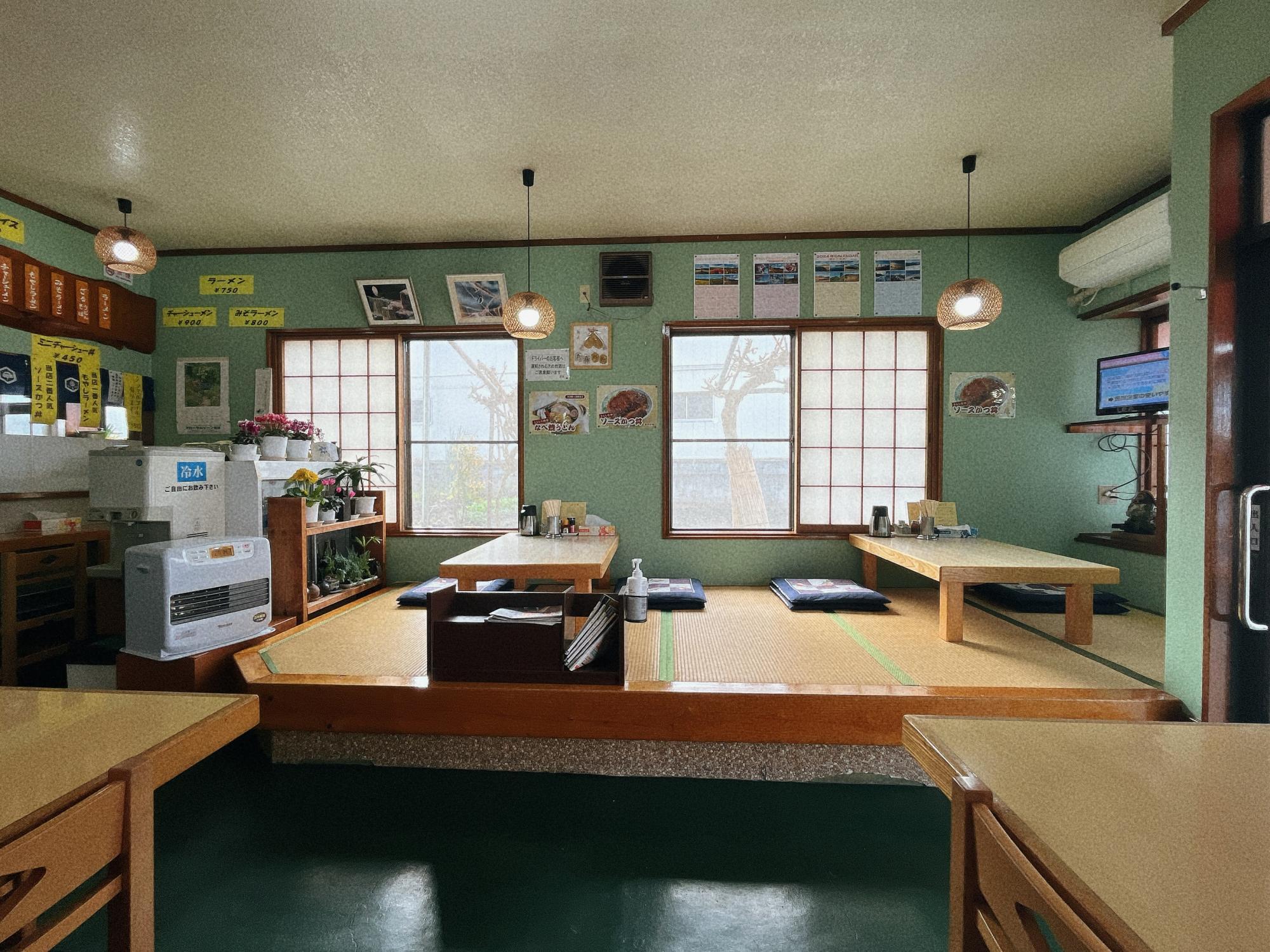 麺屋 さらしな 店内