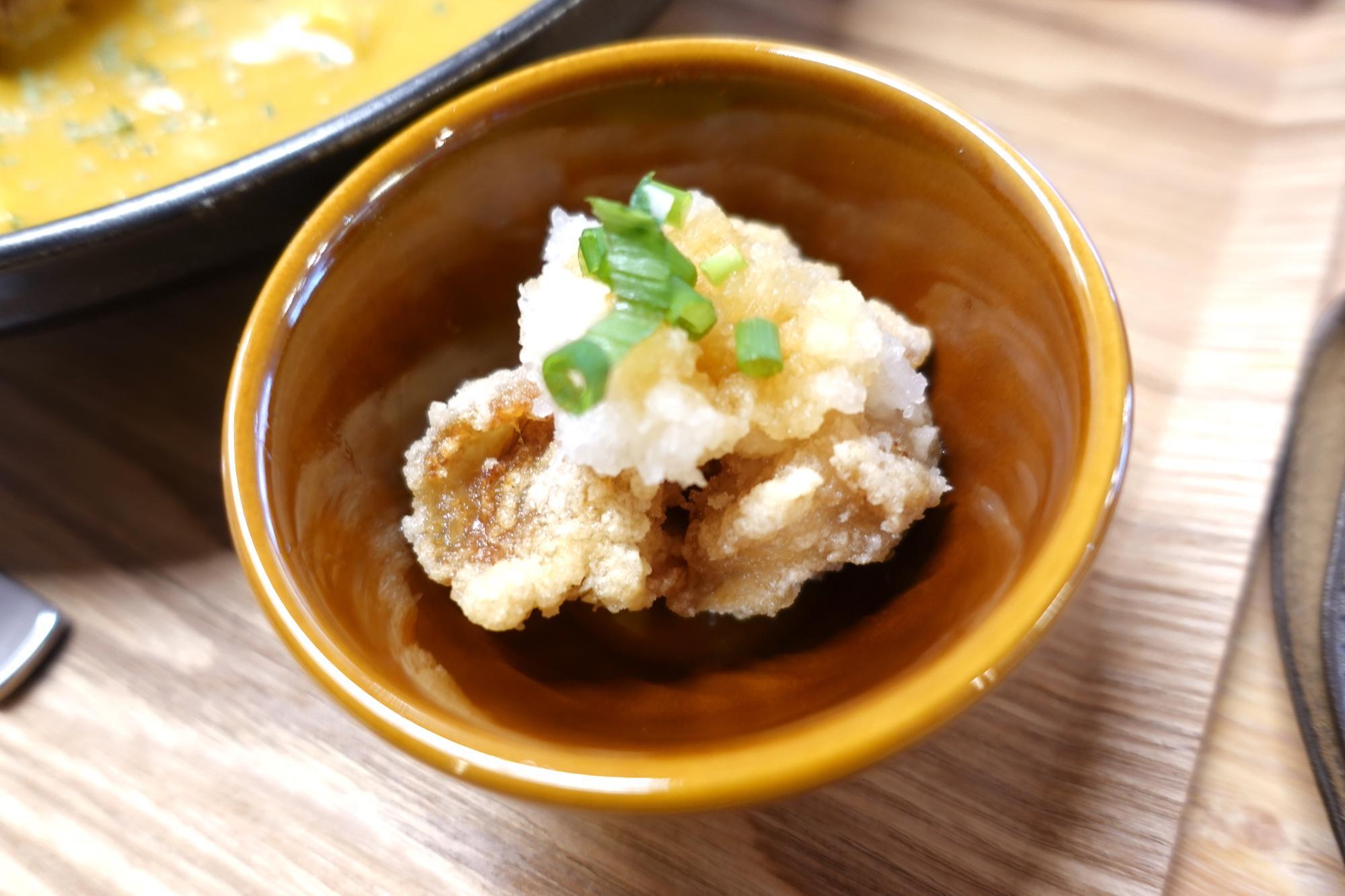 「きちんとごはん 虹」小鉢の鶏肉の唐揚げ