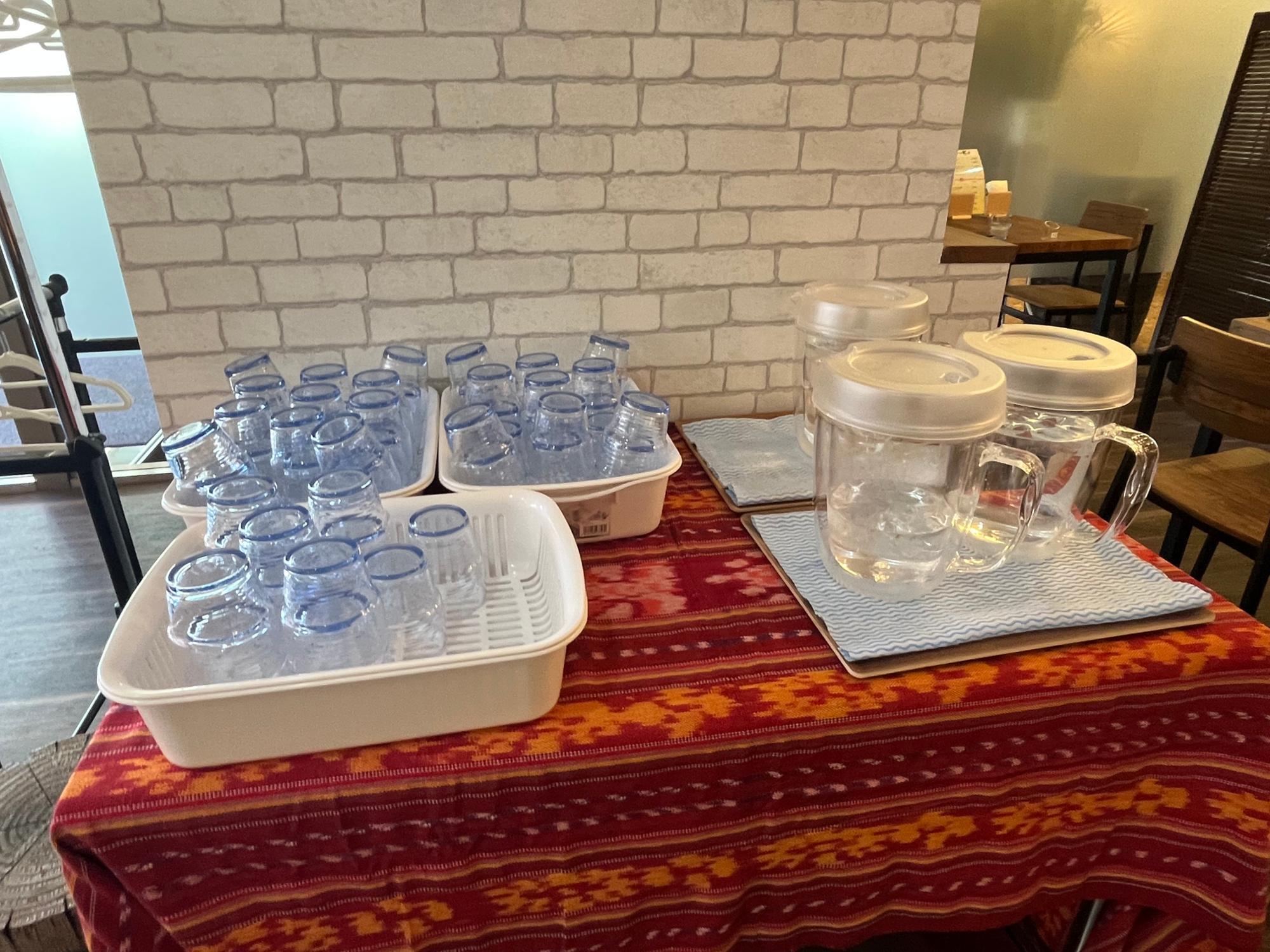 「きちんとごはん 虹」店内