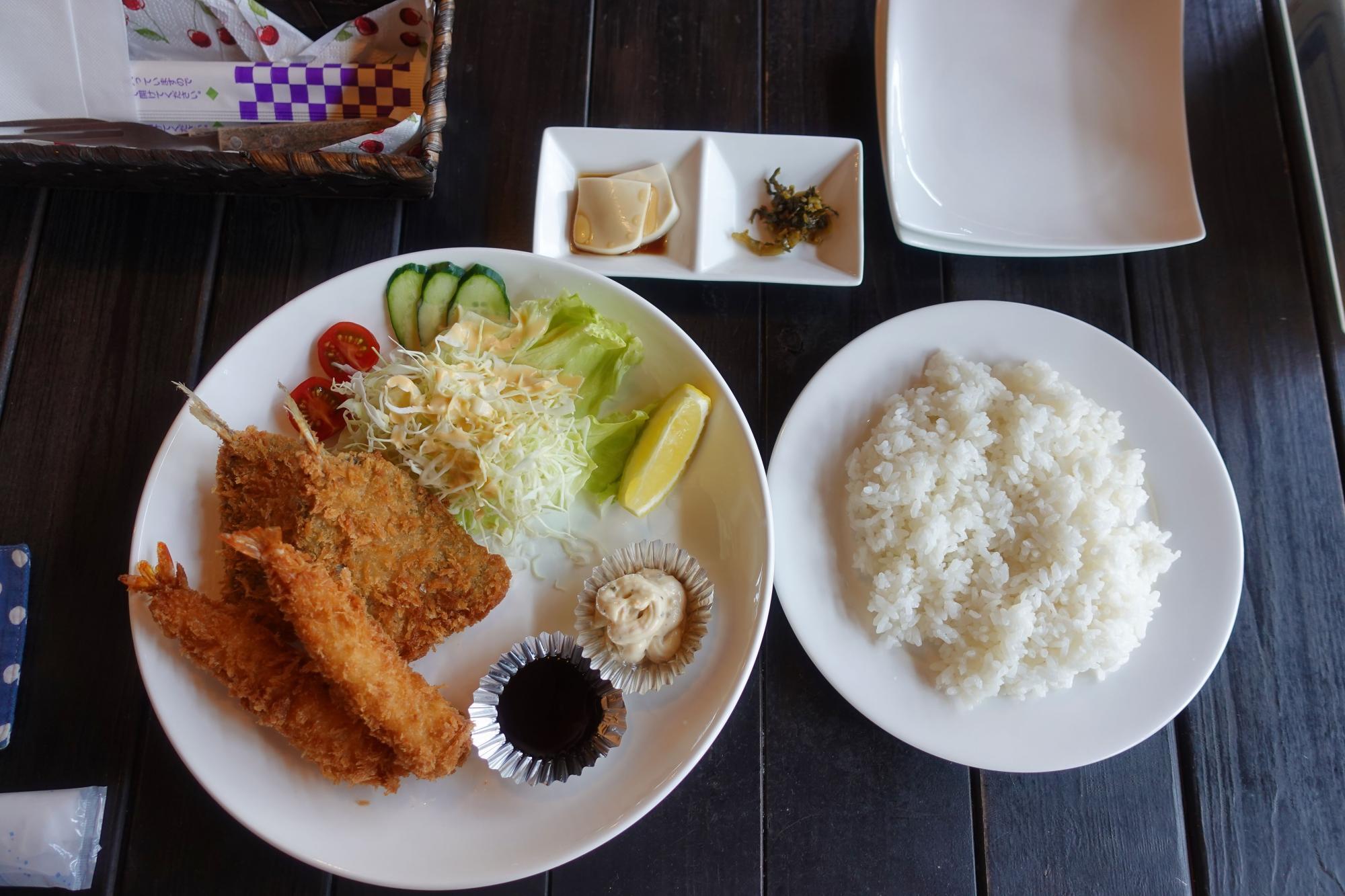 Antique Cafe 穂都璃/ほとり シーフードフライ ライス