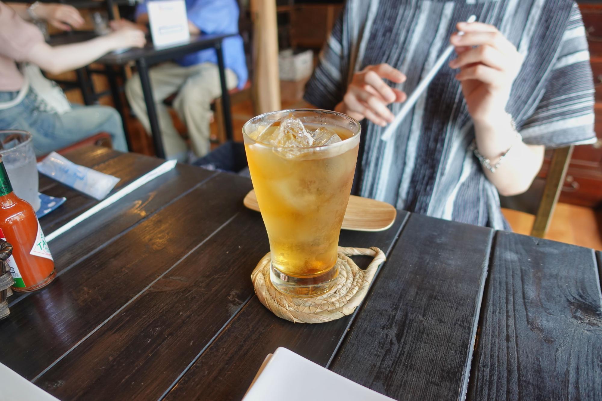 Antique Cafe 穂都璃/ほとり アイスティ