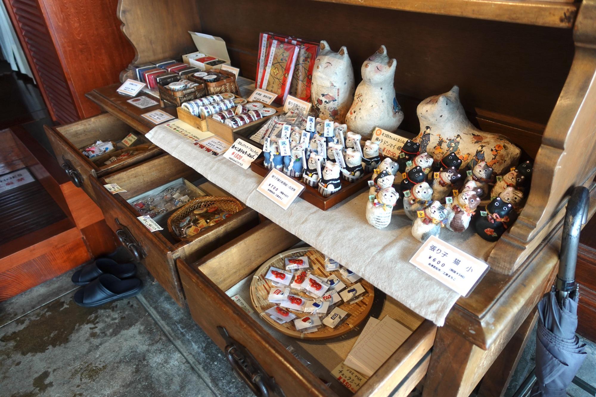 福西本店 店蔵 品物 張り子