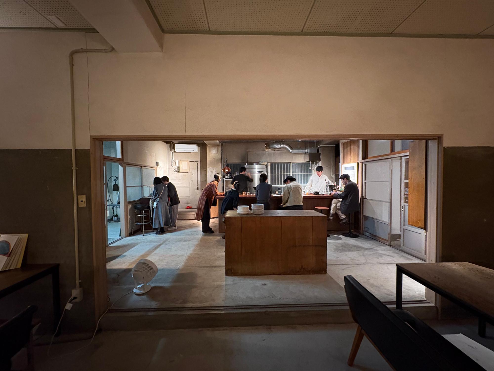 1Fは複合型テナント施設