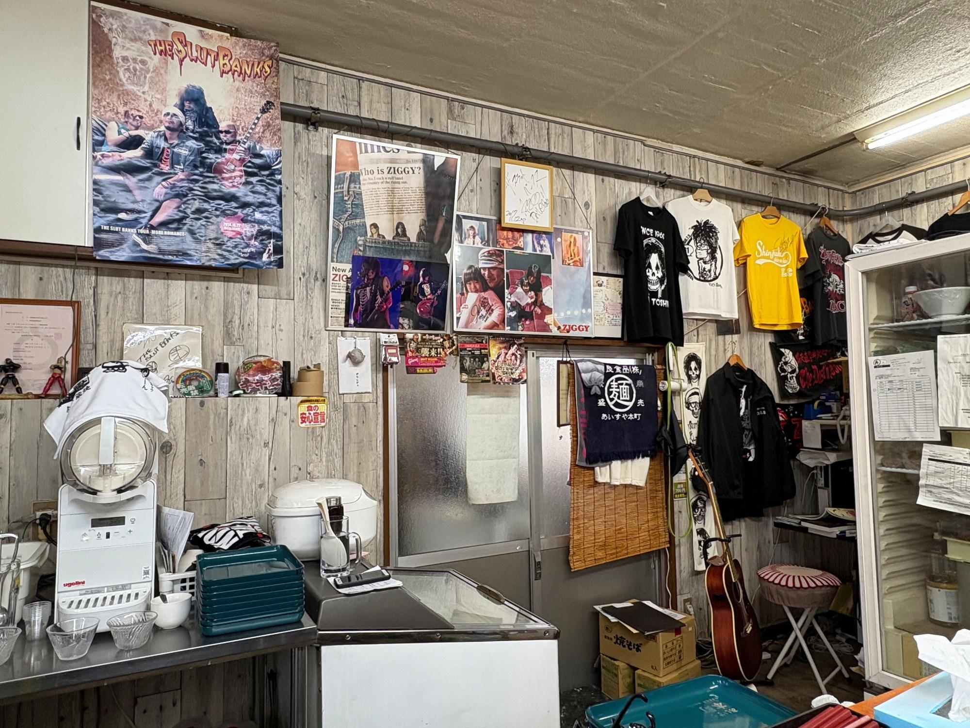 あいすや本町 店舗 店内