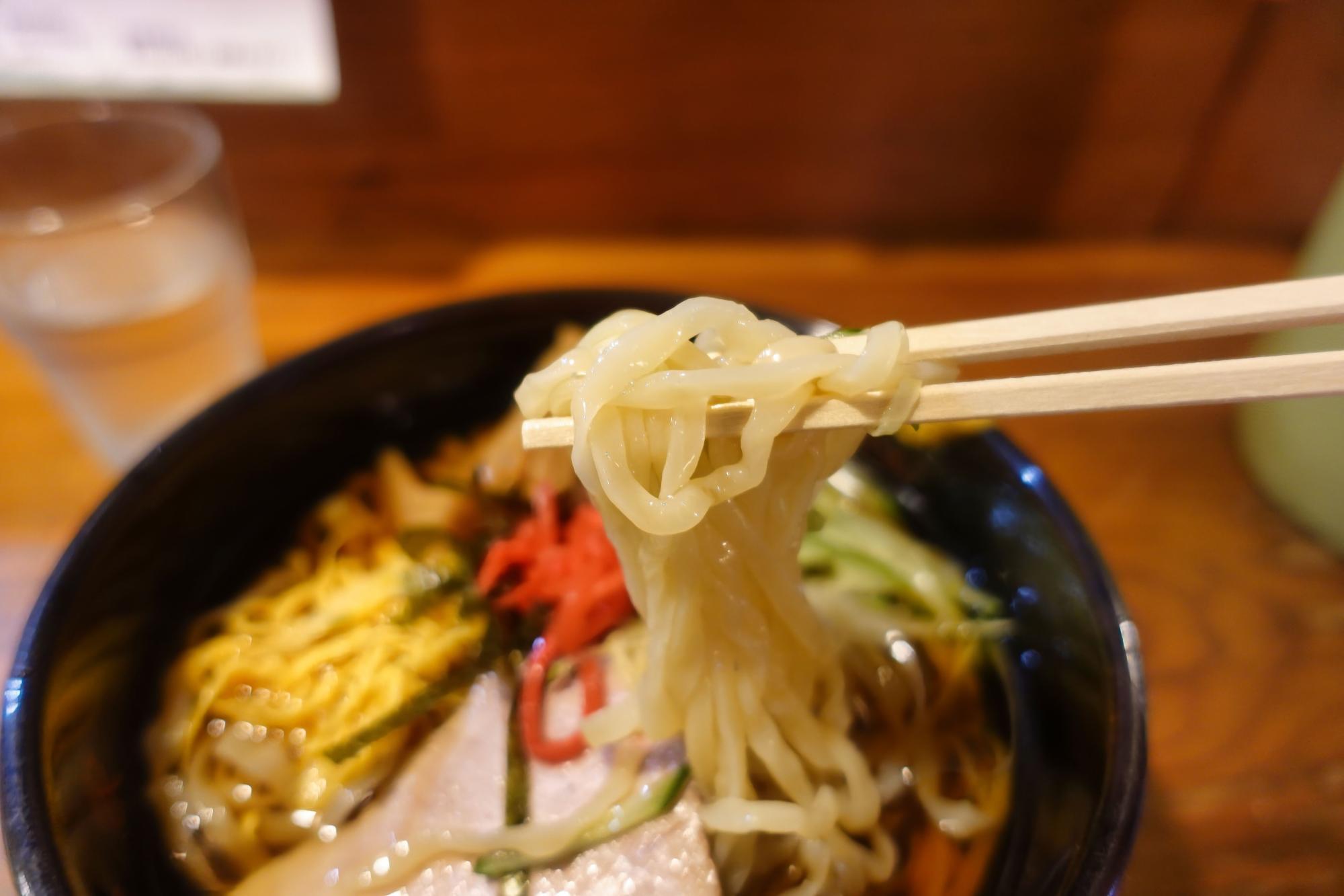 会津若松市 東山温泉 卯之家 冷やし中華 麺のリフトアップ