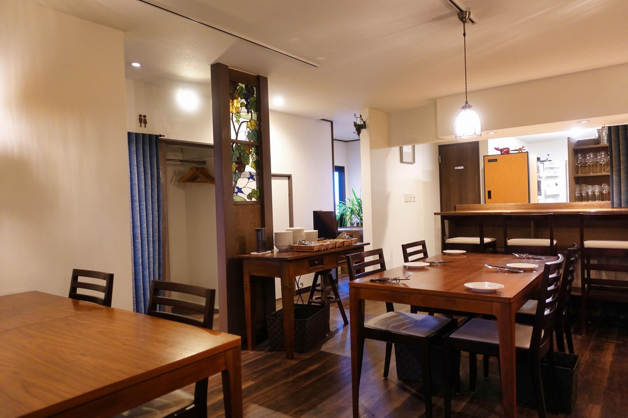 ワインバー ココット 店内