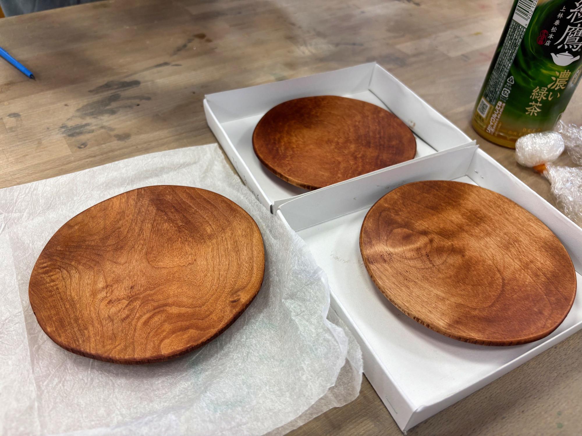 和合亮一さんと歩く「おとなの遠足」第3回 拭き漆 ワークショップ