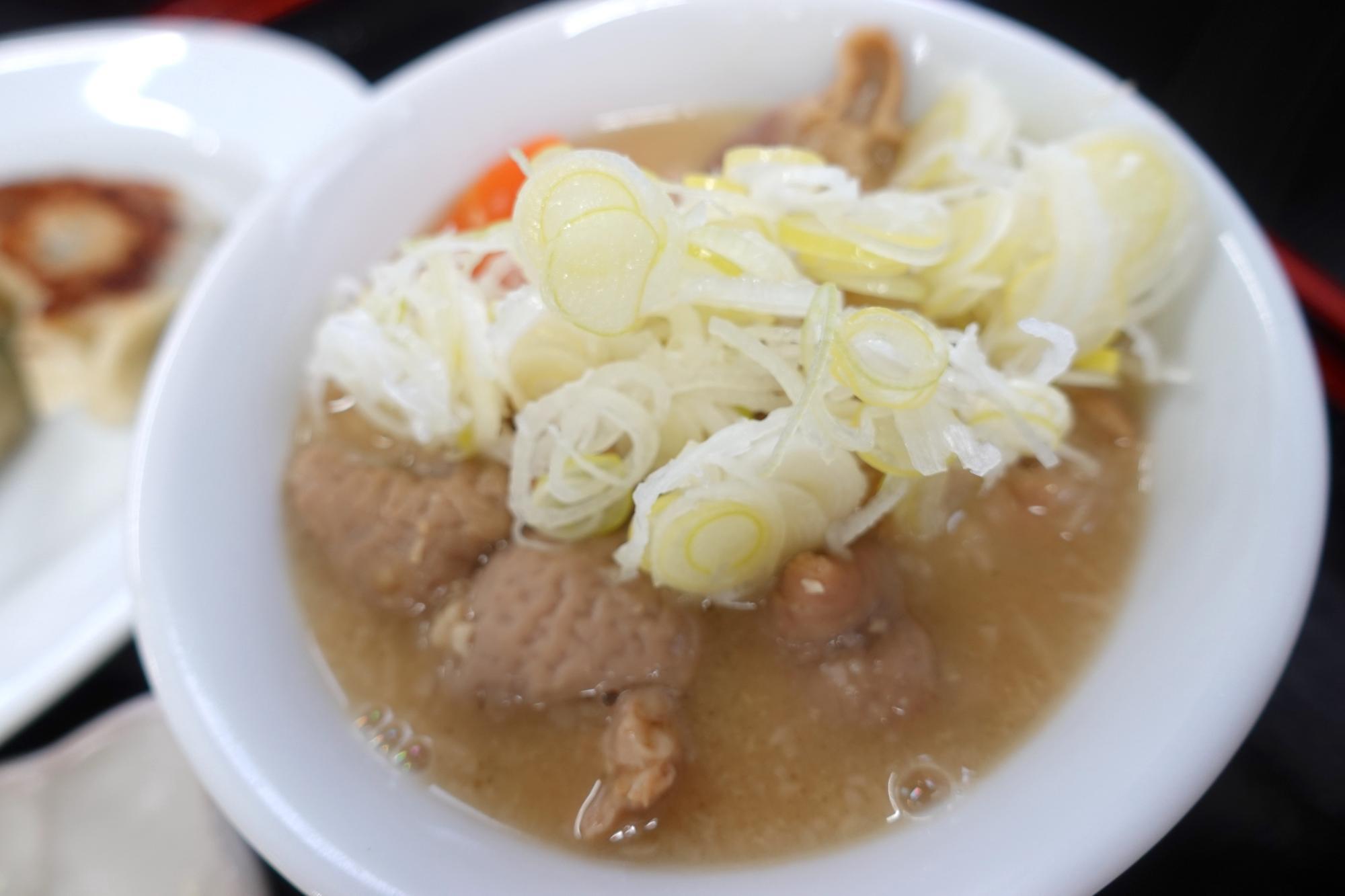 昼の大統領 もつ煮