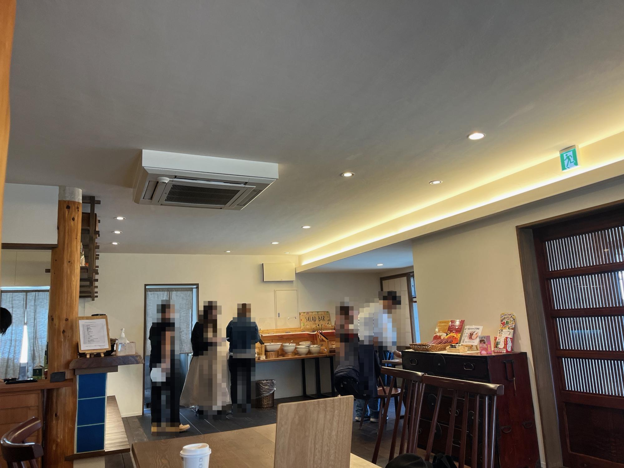 デッコラ(DECCORA) 店内