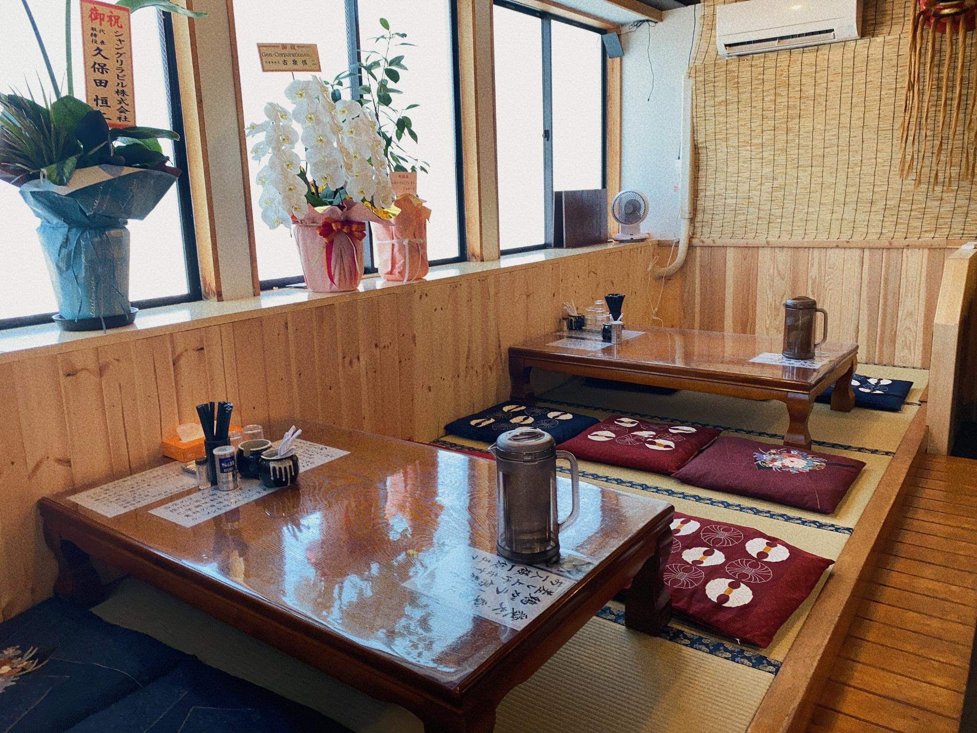 白河ラーメン はじめ 店内