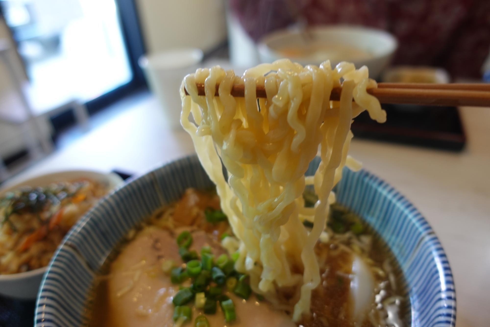 俺いのラーメン 醤油ラーメン