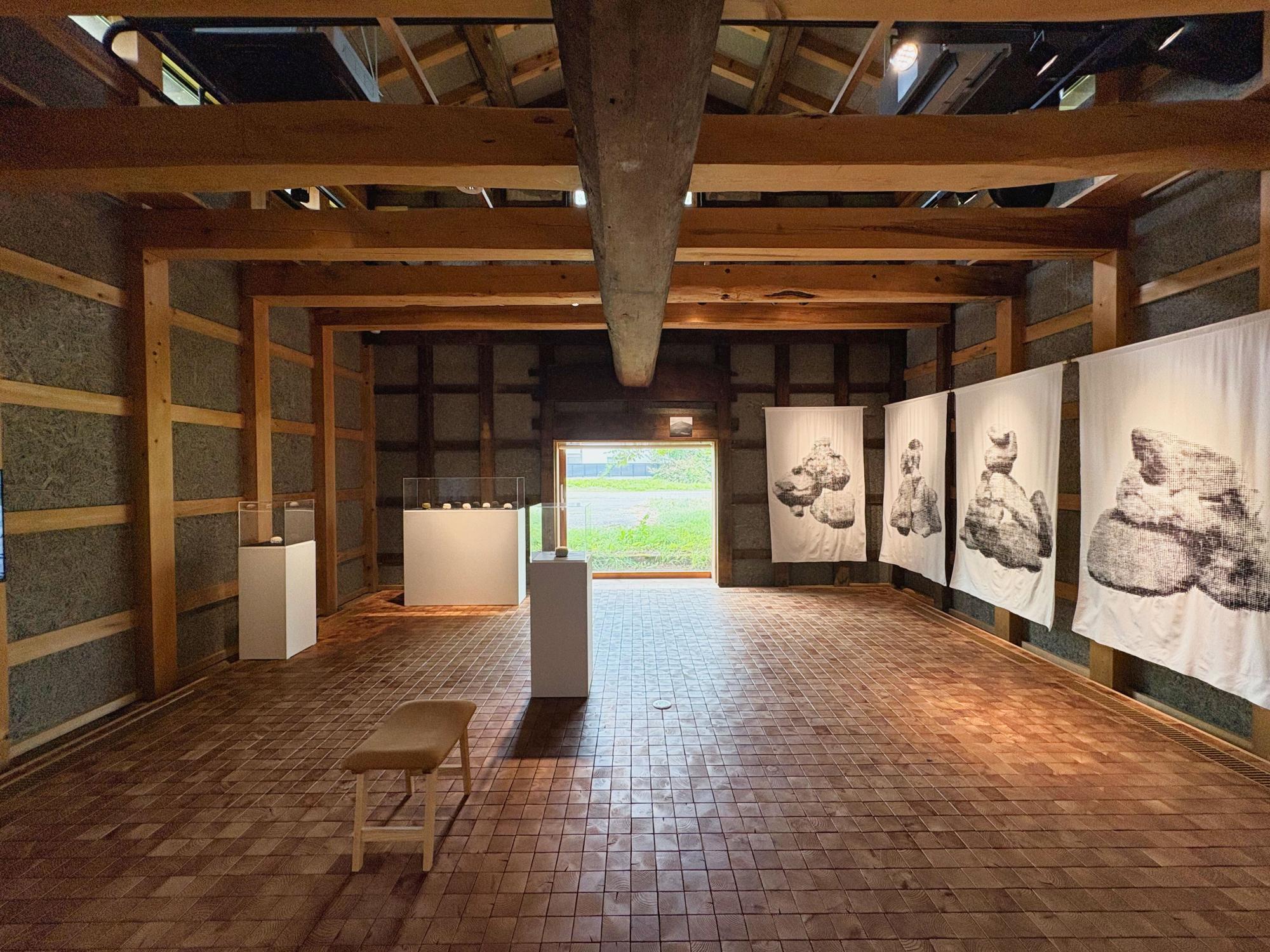 はじまりの美術館 こつこつと手さぐる展