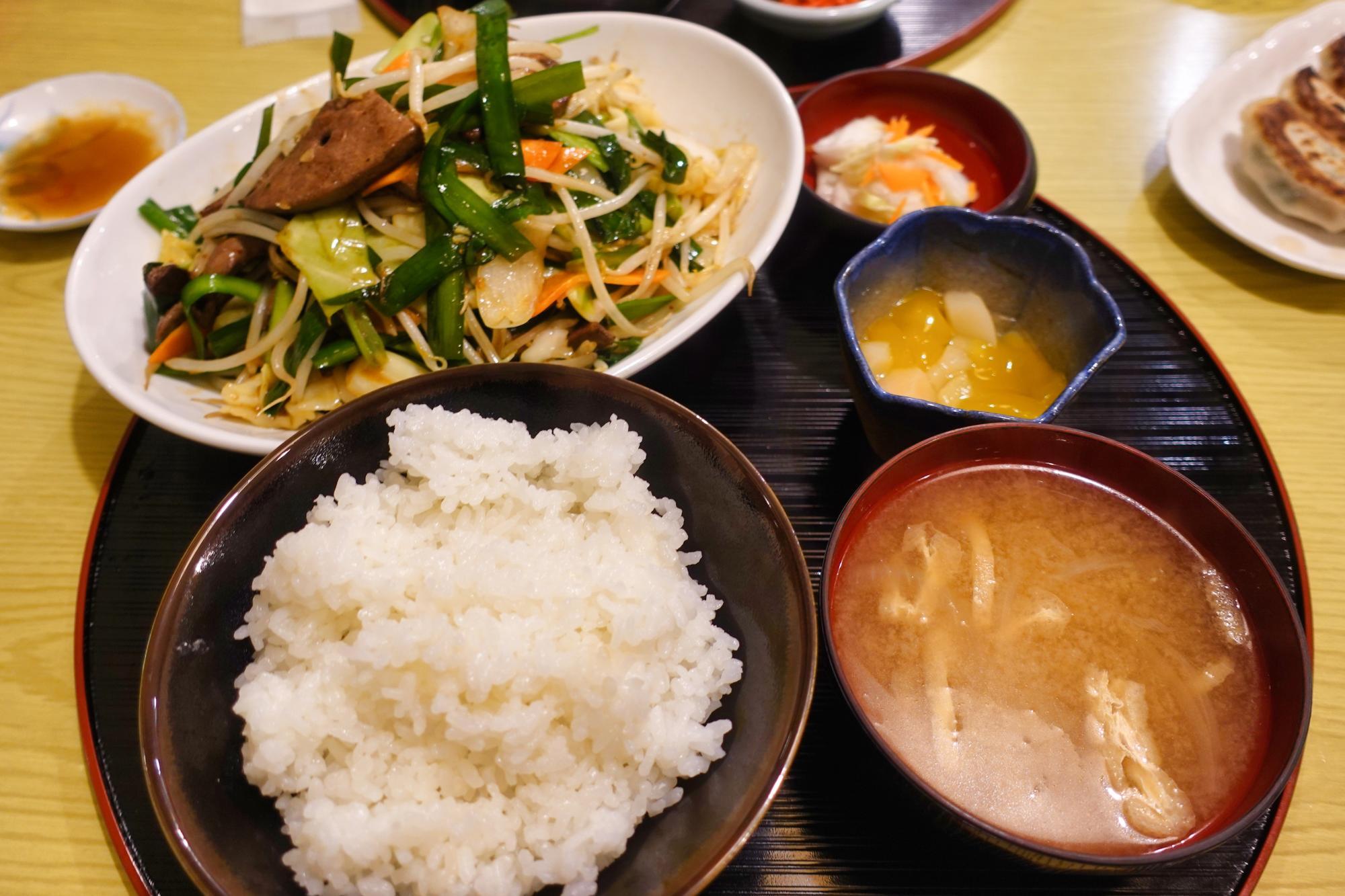 らーめん お食事処 あおやま レバニラ定食