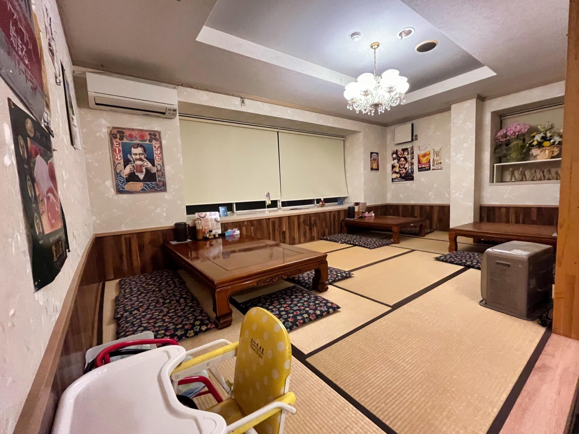 らーめん お食事処 あおやま 店内 小上がり