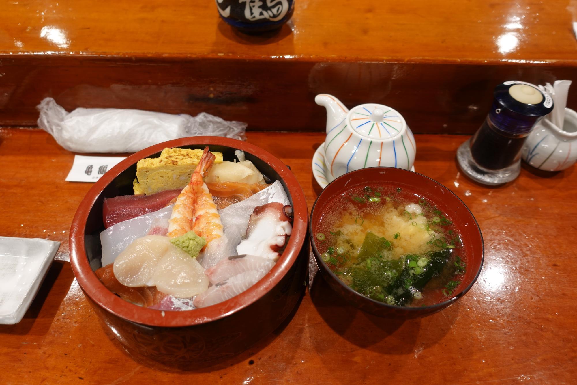 亀鶴寿司 ちらしランチ