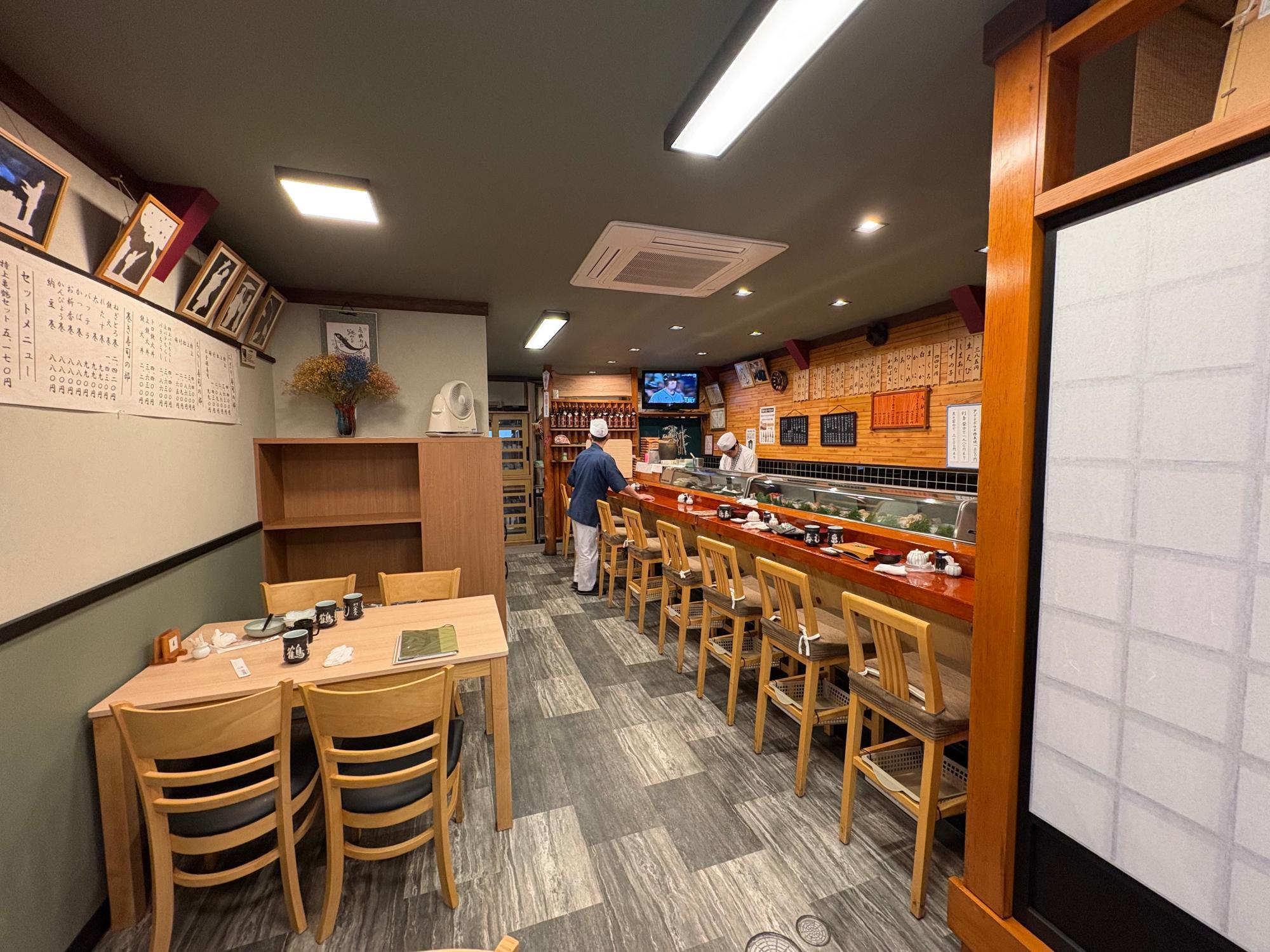 亀鶴寿司 店内