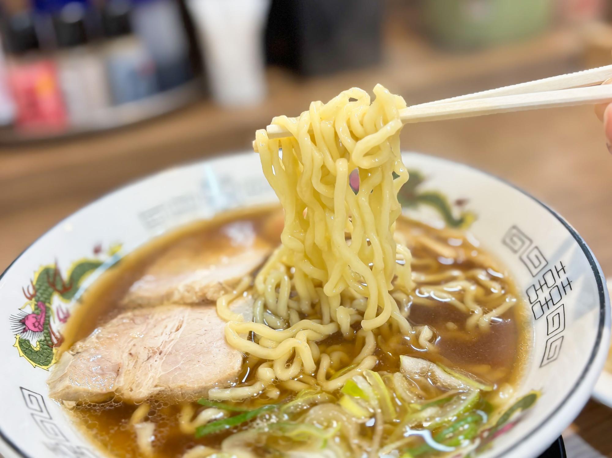 麺や あくつ ラーメン 麺のリフトアップ