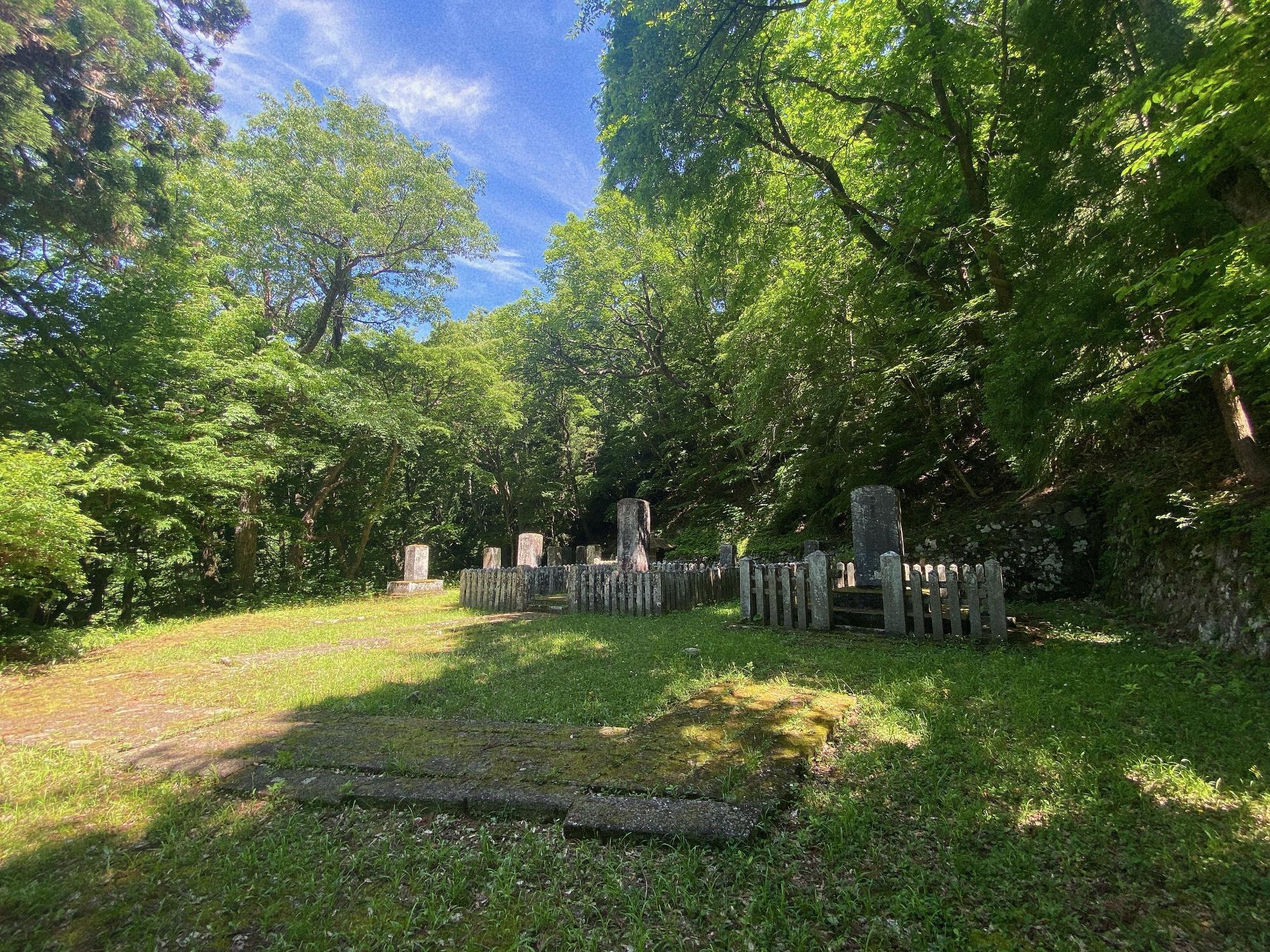 会津藩主松平家墓所 院内御廟 西之御庭