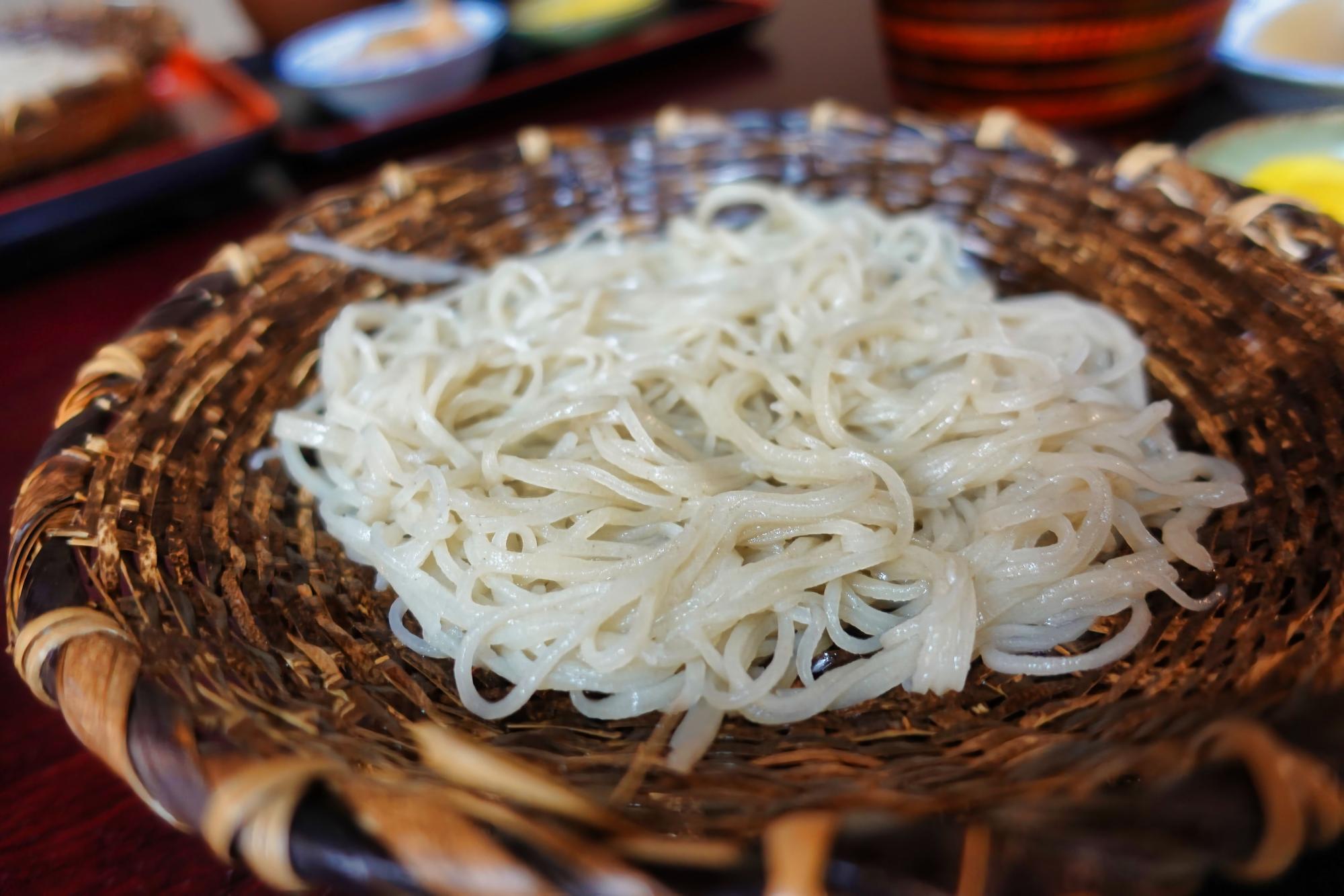 山都 そば処 萬長 (まんちょう)  山都そばセット 寒晒しそば「御膳そば」