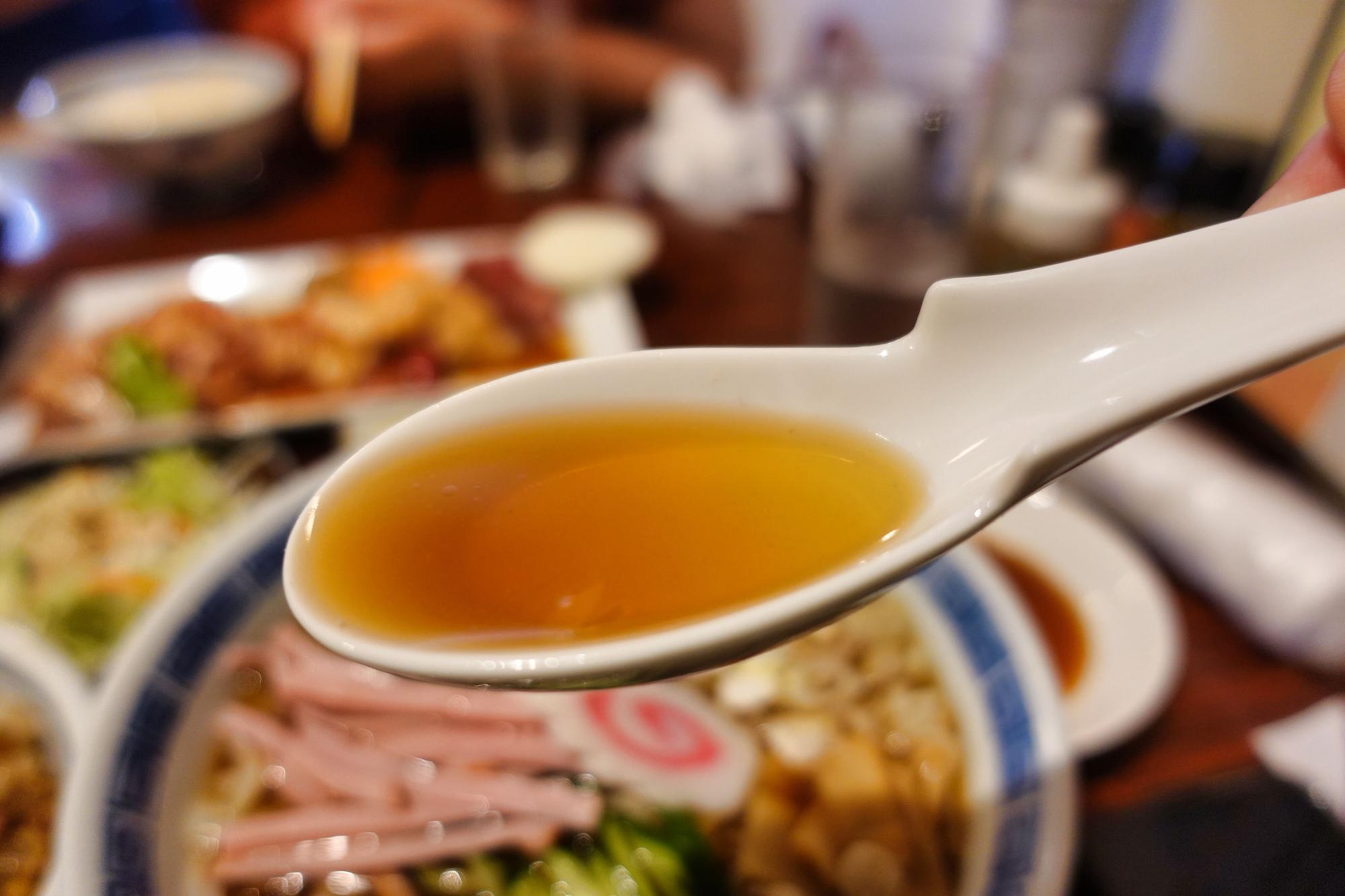 居酒屋 弘竜(こうりゅう) 冷たいラーメン スープ