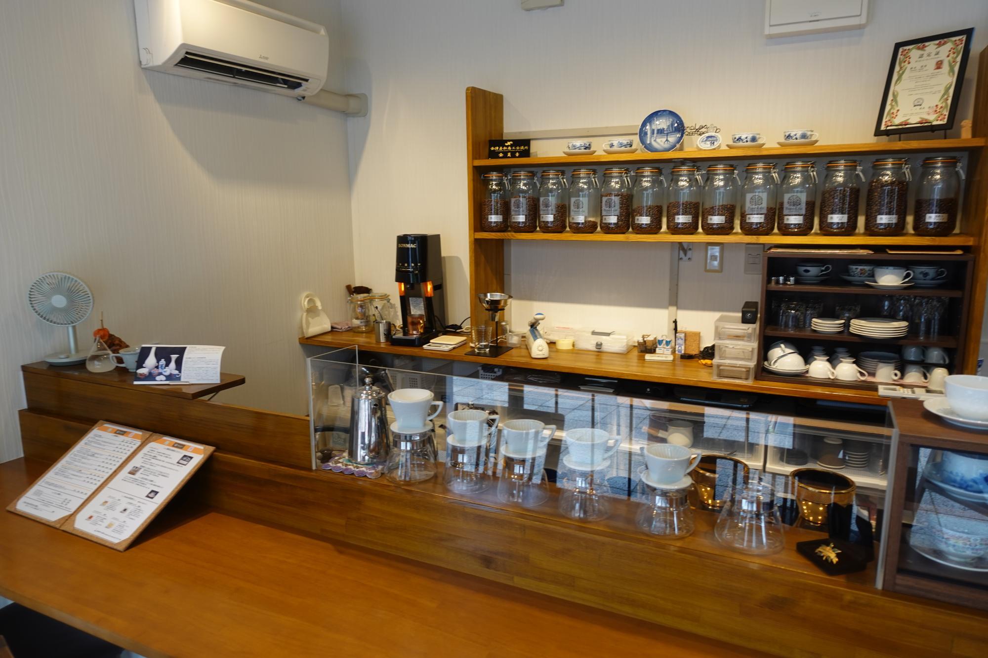 野口英世青春広場 ポノレアコーヒー