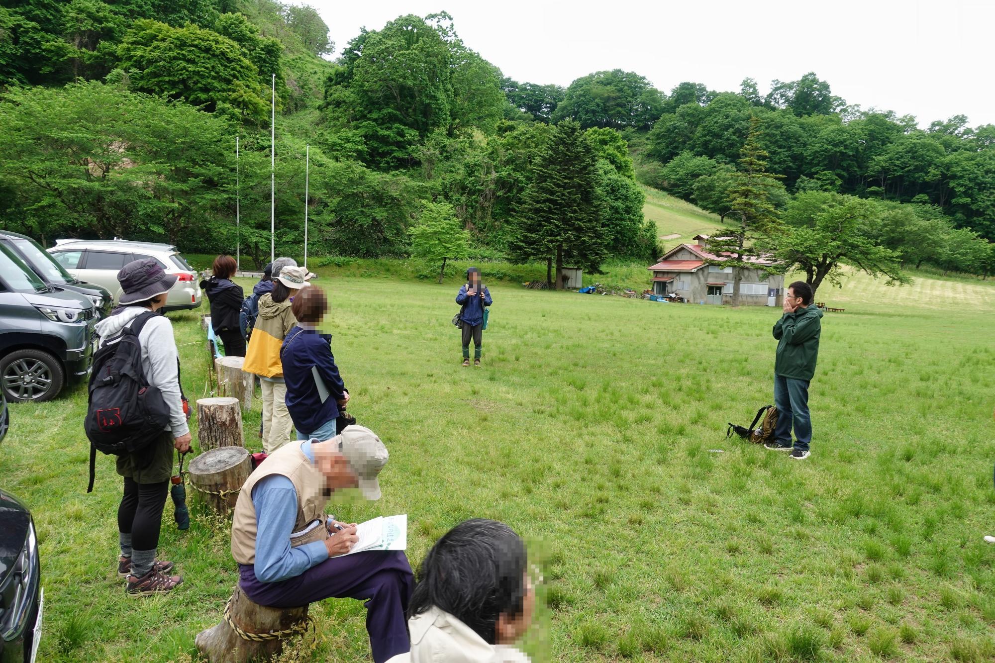 和合亮一さんと歩く「おとなの遠足」第2回 青木山の自然