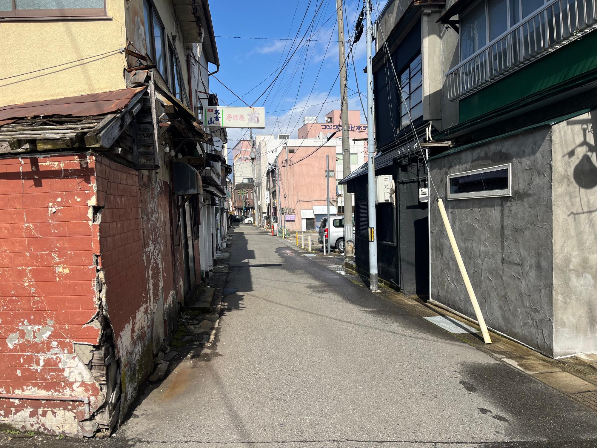 Giraffe General Store(ジラフ ジェネラルストア) 通り