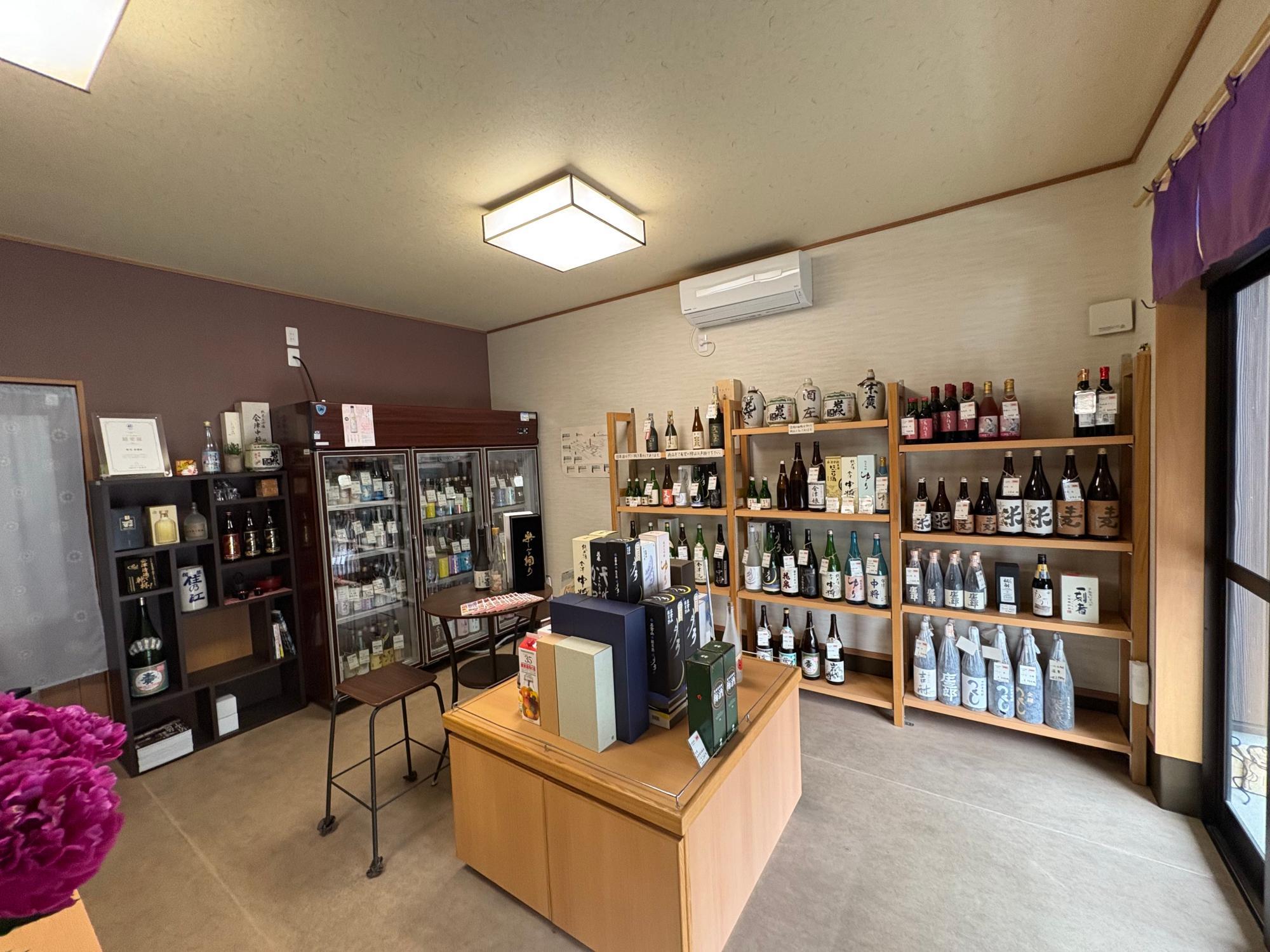 會津酒坊 マルミ屋 店内