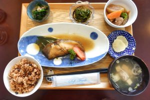 あいづ浪漫亭 しおぐら 日替わり煮魚