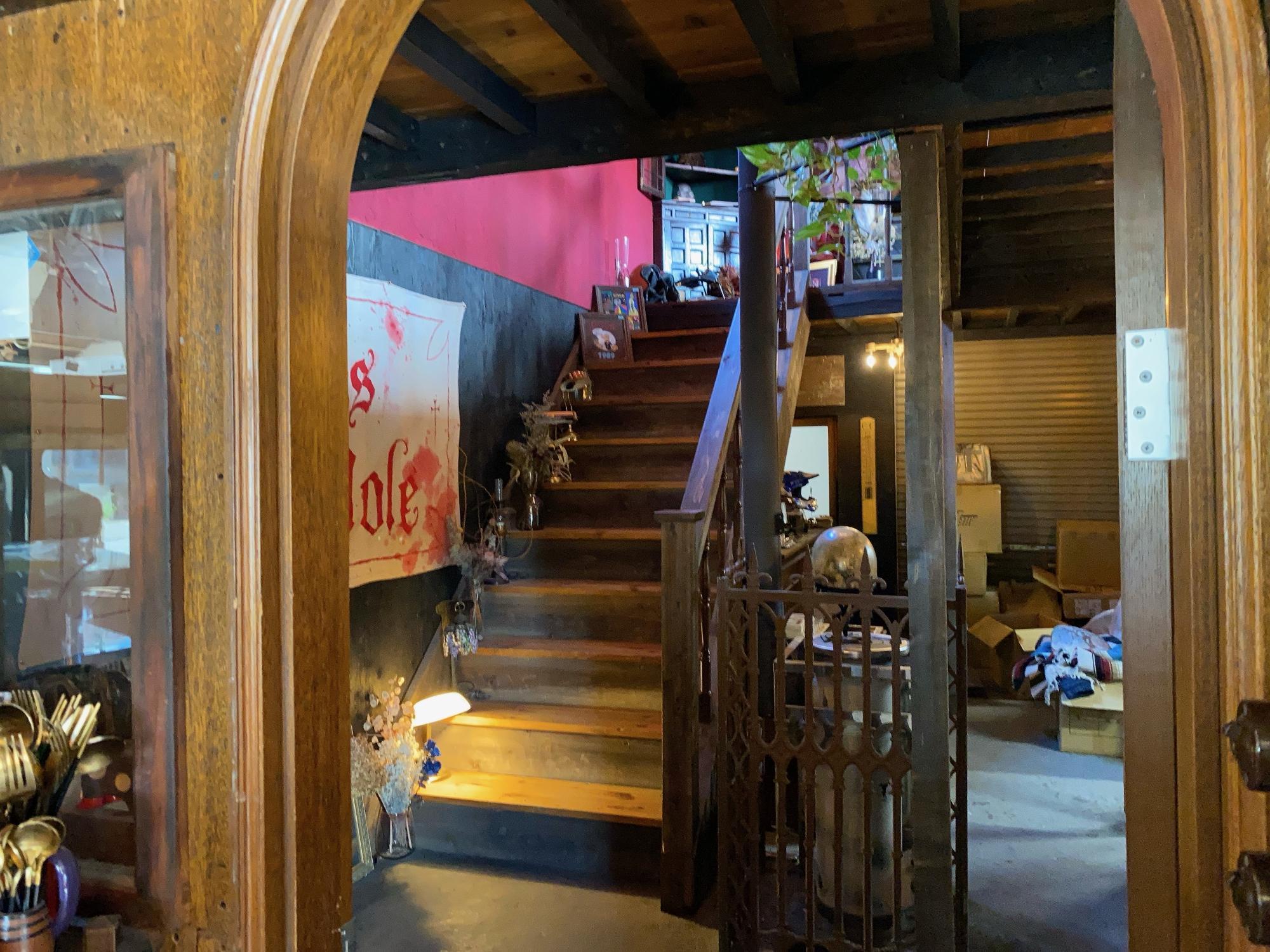 キッチン イザナイ 店内