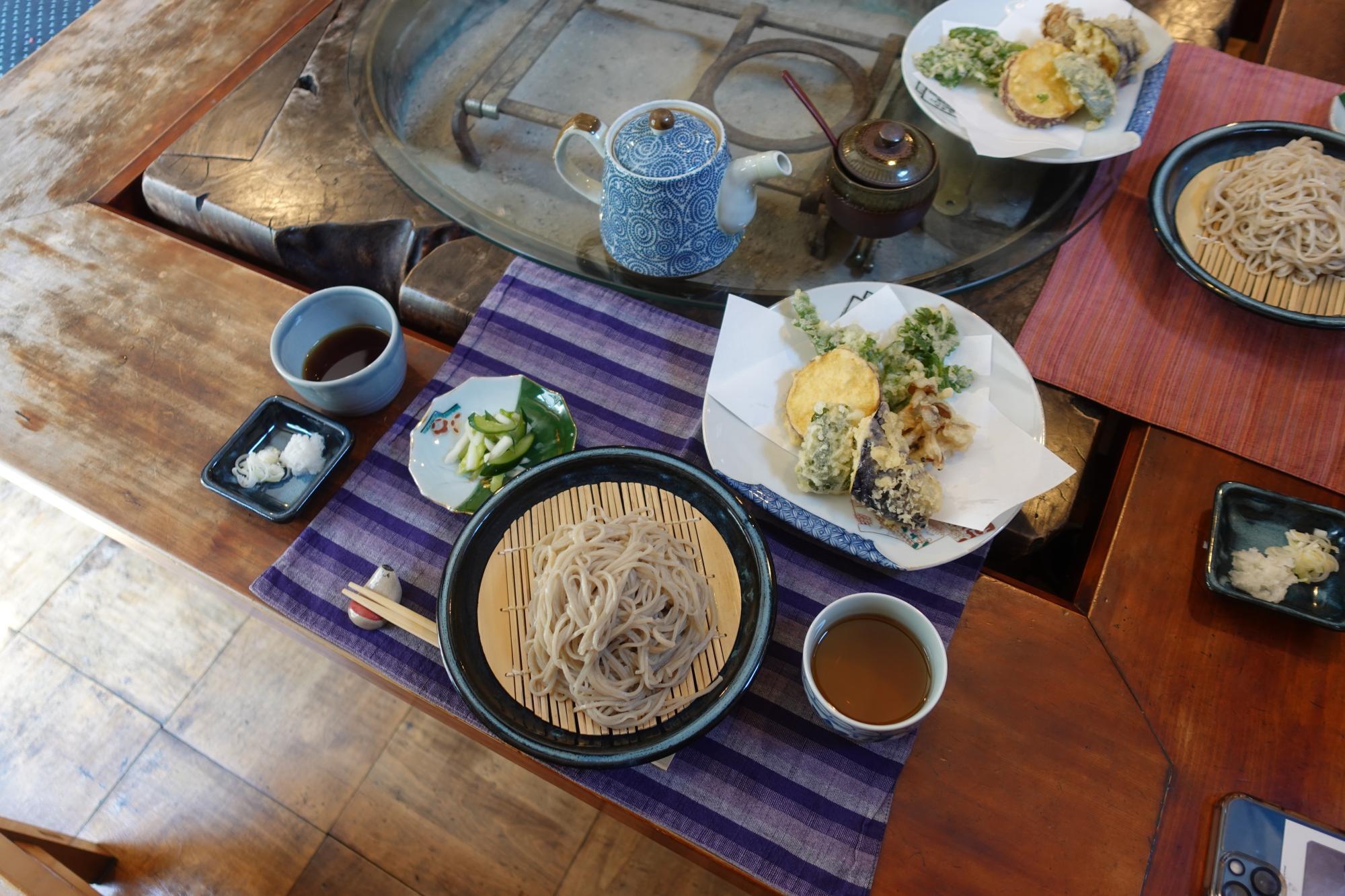 會津酒楽館 渡辺宗太商店 蕎麦処 テーブル