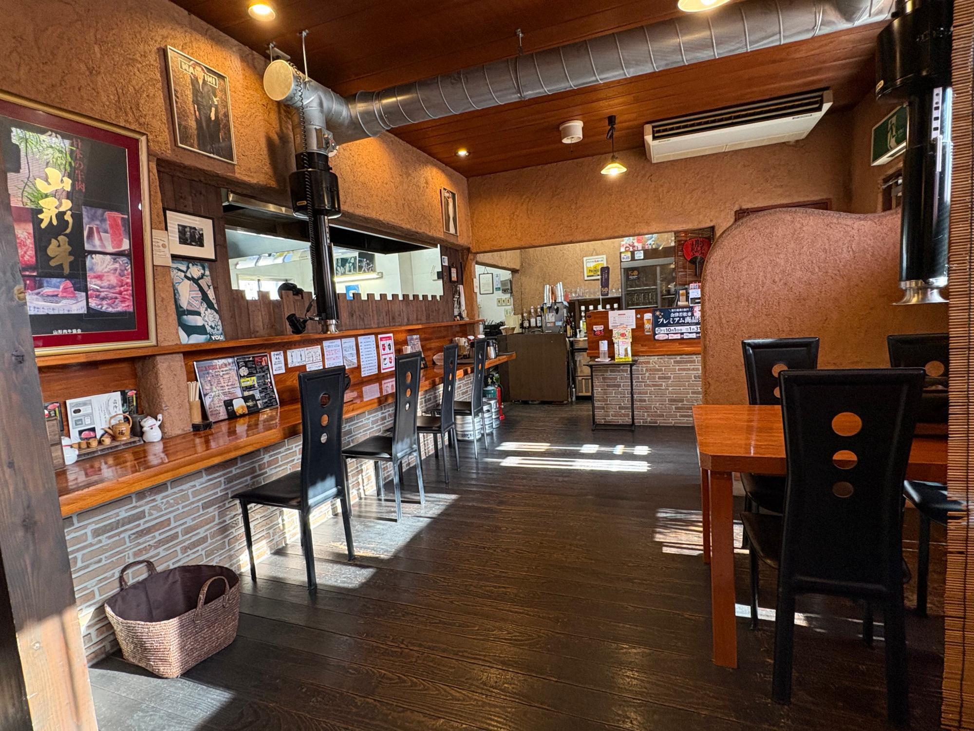 炭火焼肉 棕櫚 店内