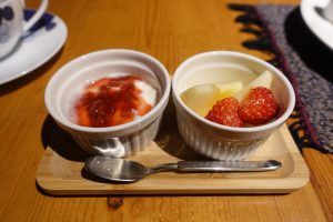 會津珈琲倶楽部 金子牧場さんのヨーグルト 季節のフルーツ