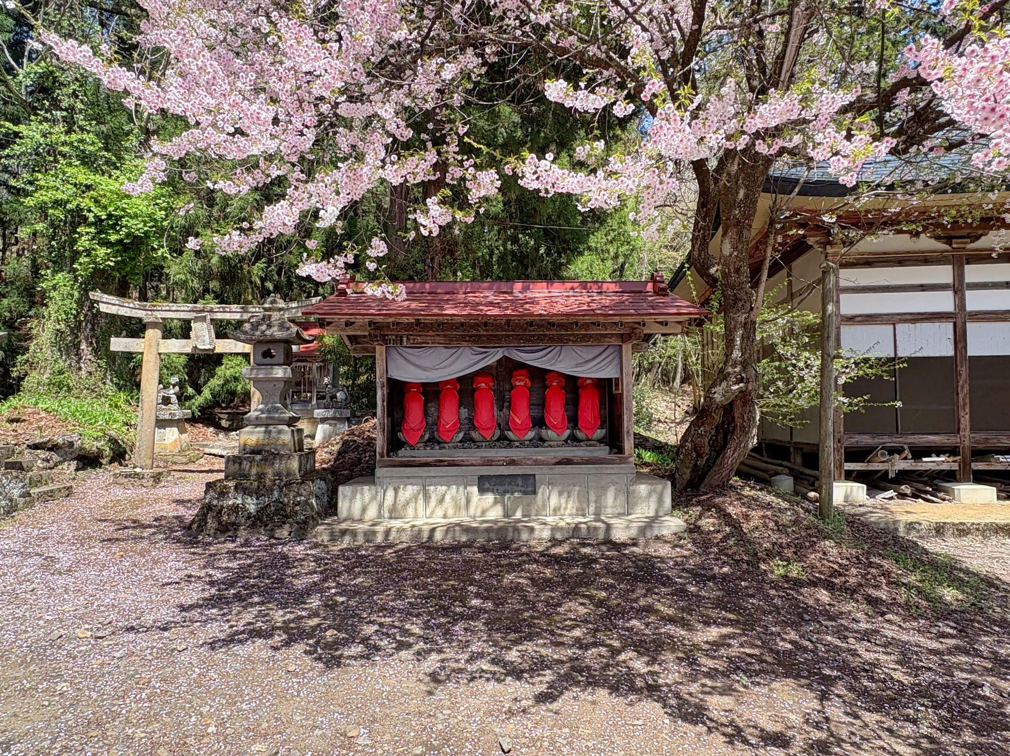 薬王寺 境内 お地蔵様
