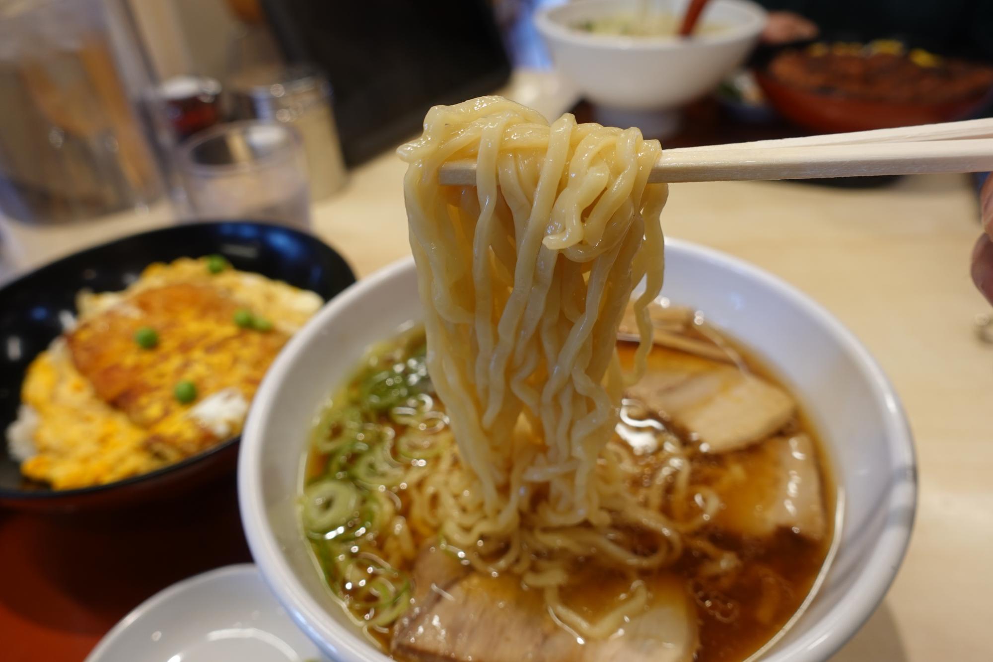 めでたいや 半煮込みカツ丼 + 醤油ラーメン