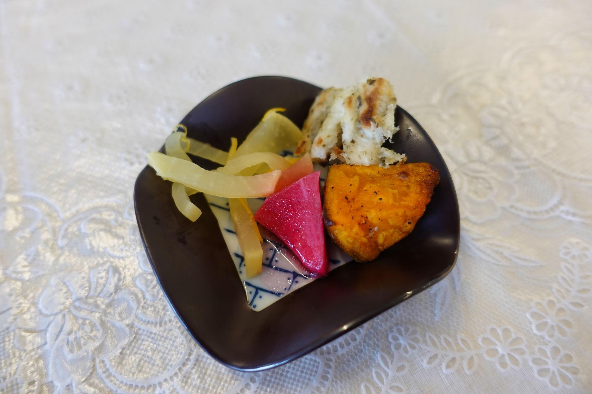 きっちんほっとyr (ワイ アール)  カツレツライスの小皿