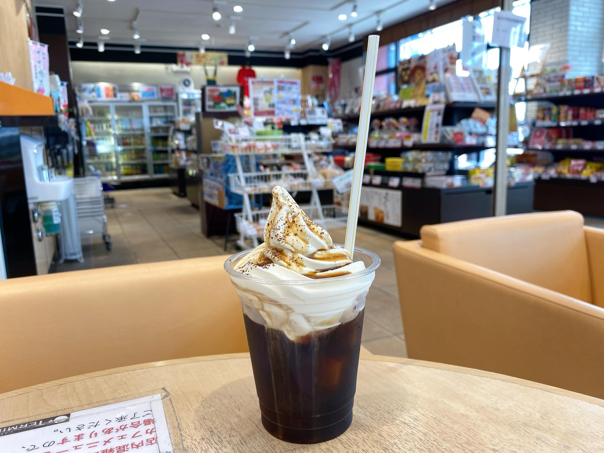 会津バスターミナル コーヒーフロート