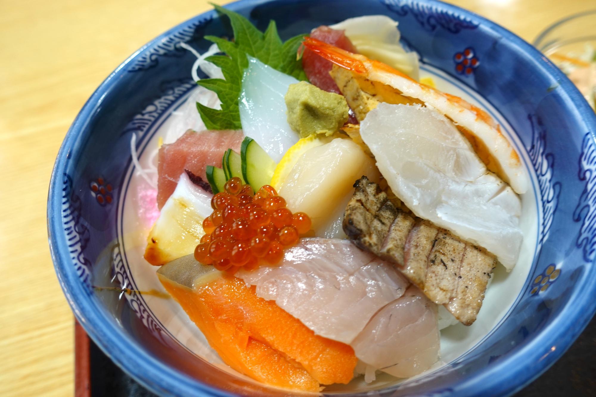 すし万大将 海鮮ちらし