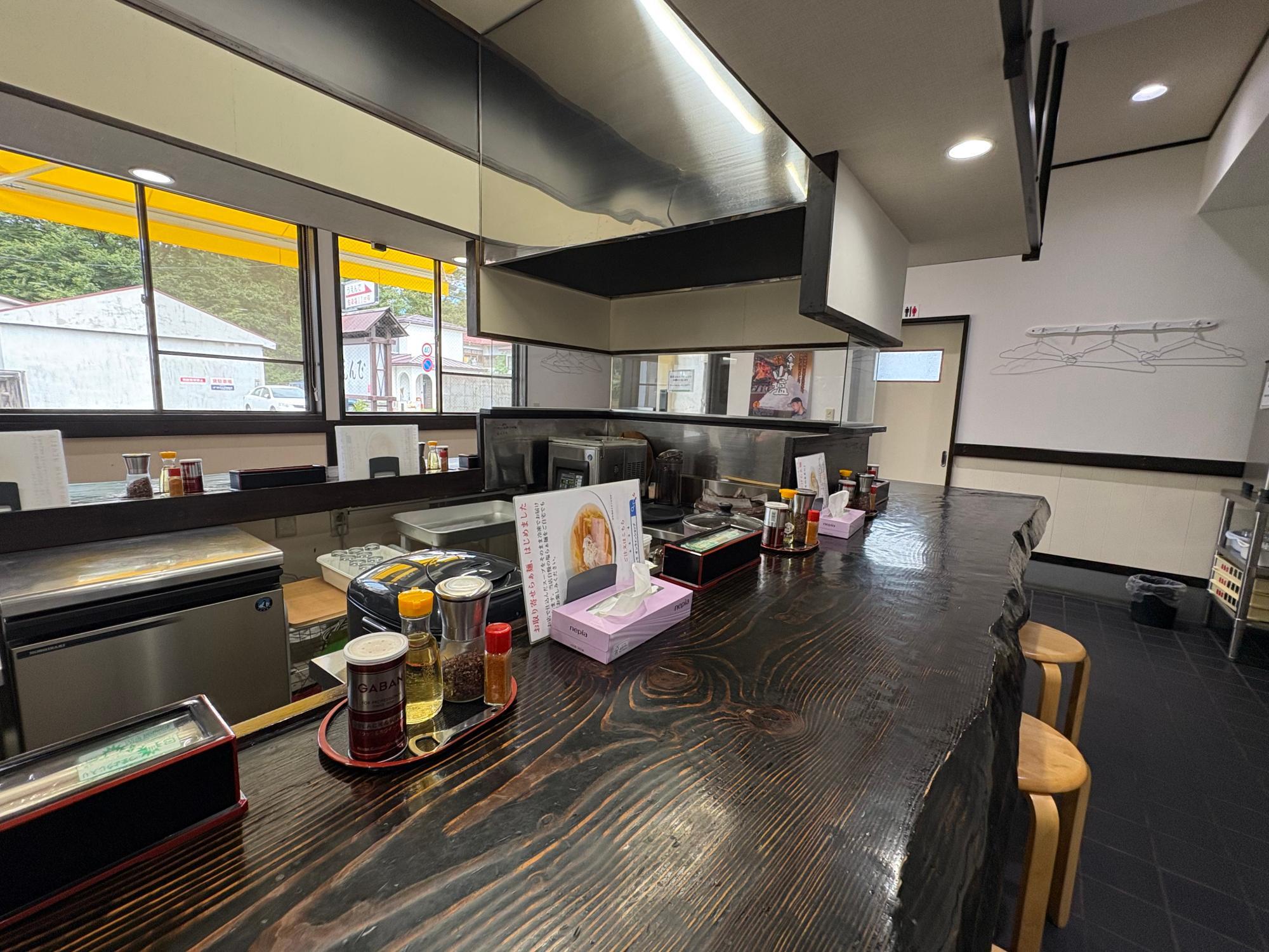 うえんで 山鹿店 店内