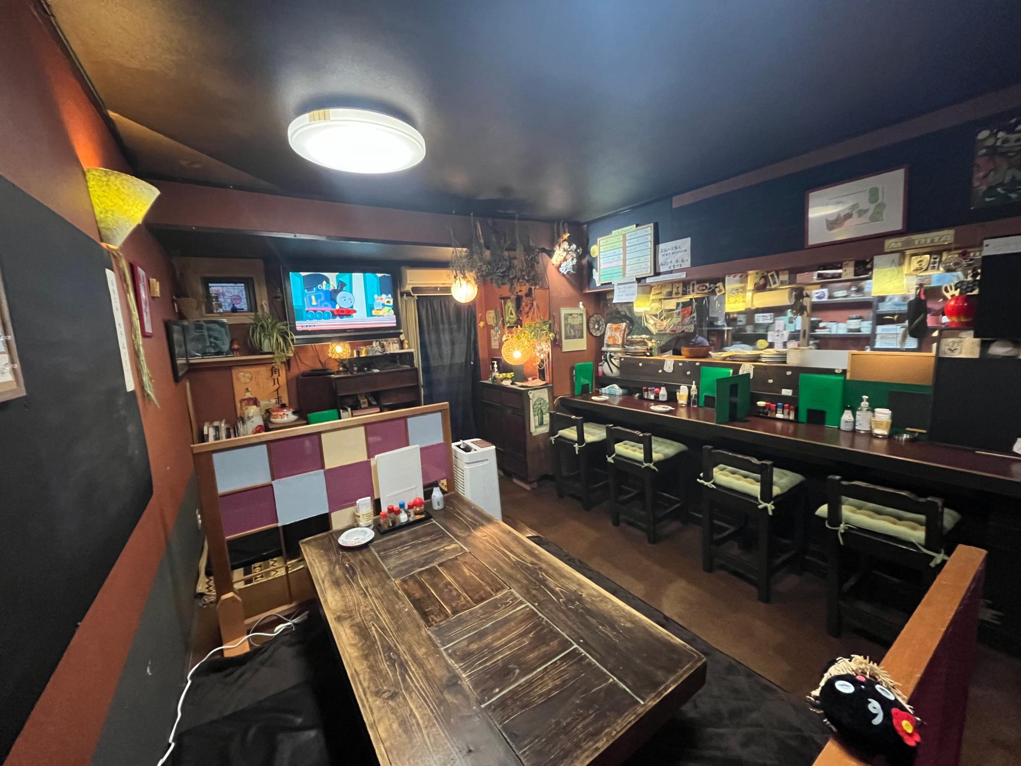 酒処ハチヤ 店内