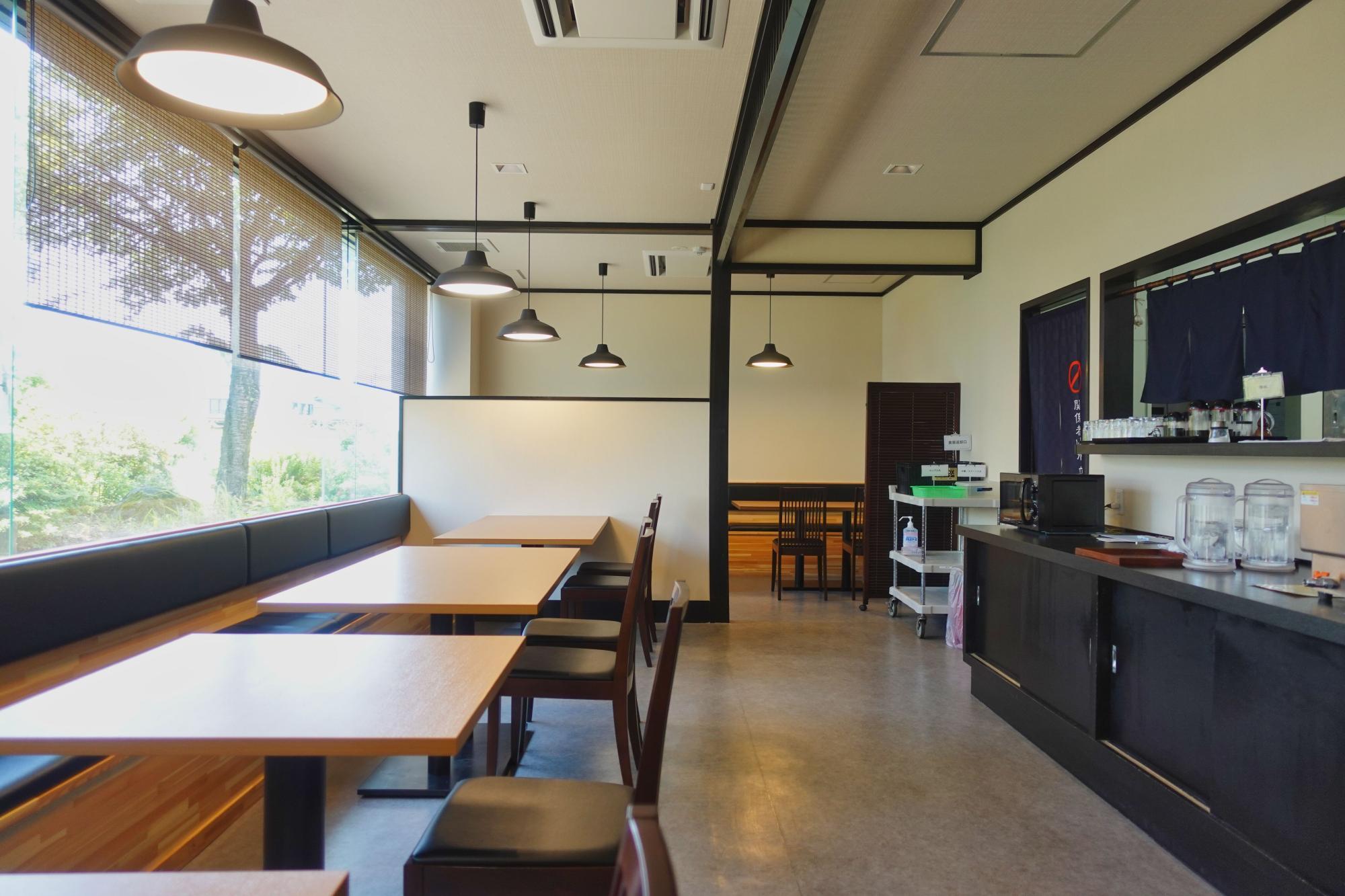 海風堂/石亭 みよし テーブル席