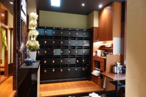 鶴我 会津本店 店内 下駄箱