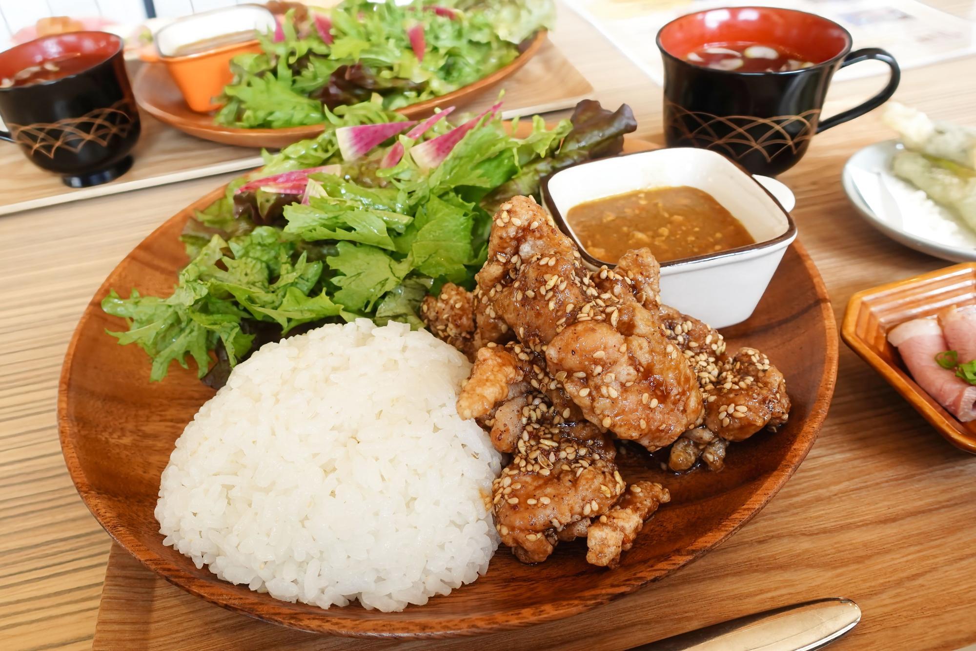 こぐま亭 鶏からプレート