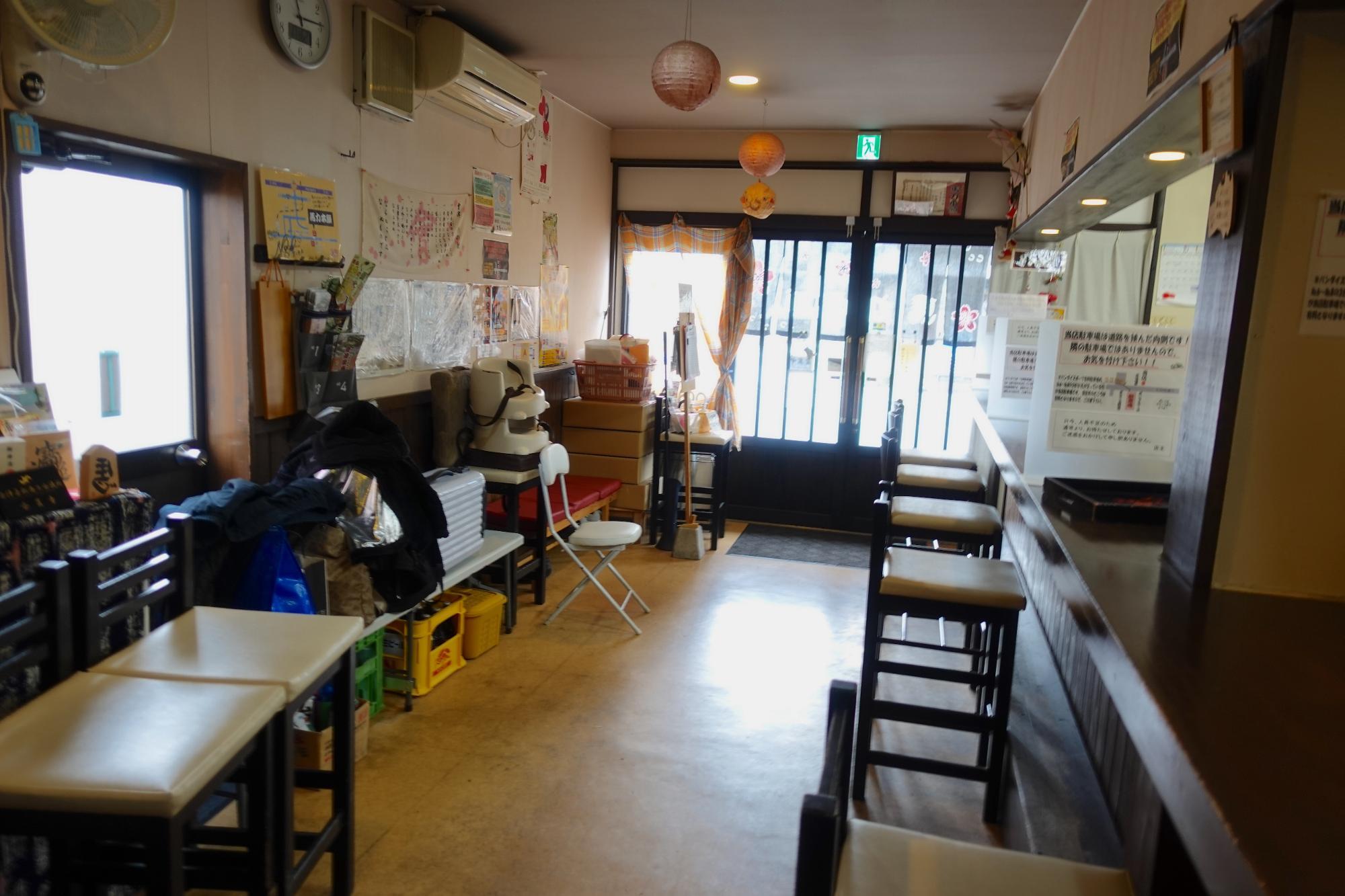 七日町通り 馬力本願 店内