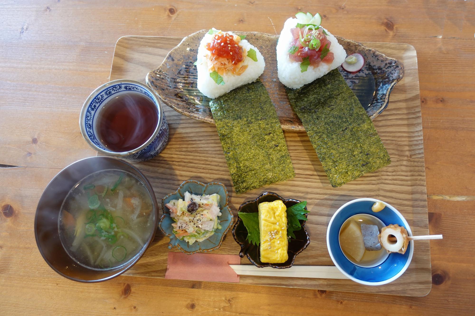 三茶カフェ 三茶むすび