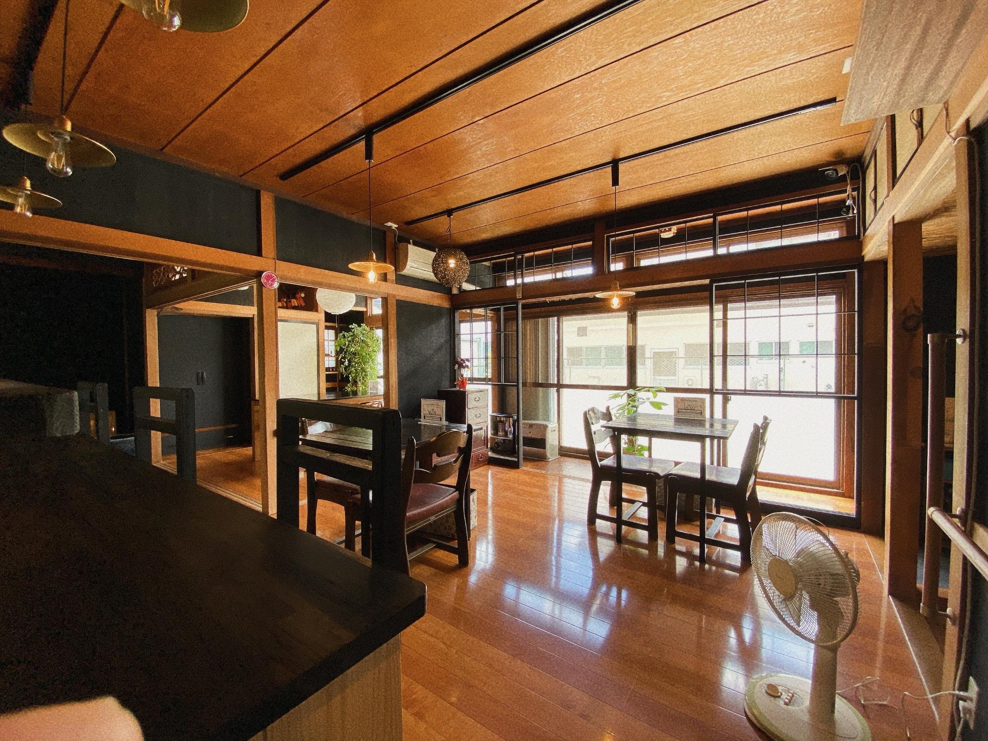 Antique Cafe 穂都璃(ほとり) 店内