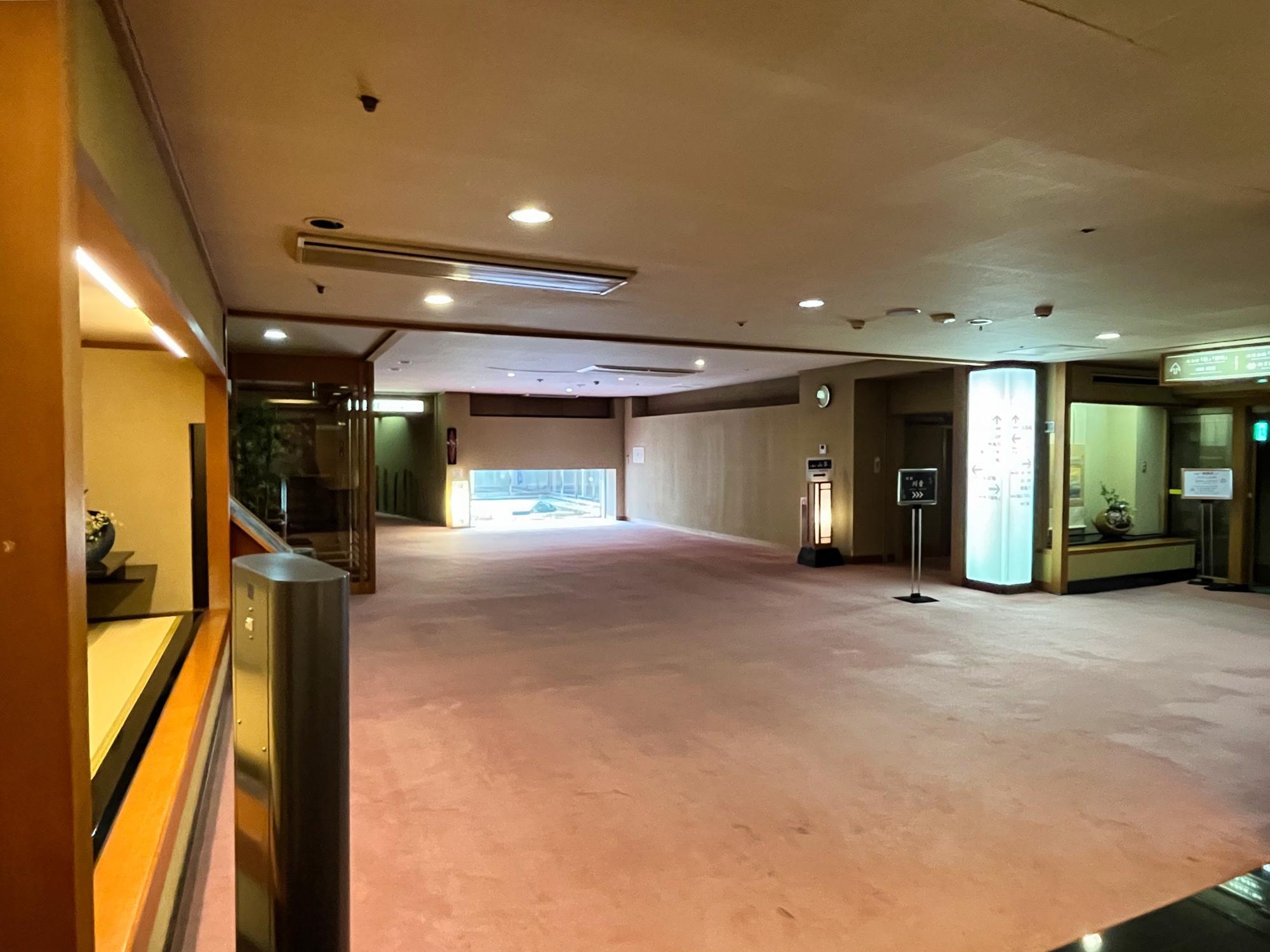 芦ノ牧温泉 丸峰観光ホテル 2F エレベーター ホール