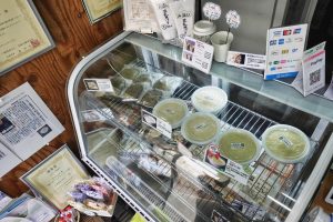 とうふ屋おはら 店内 商品ディスプレイ
