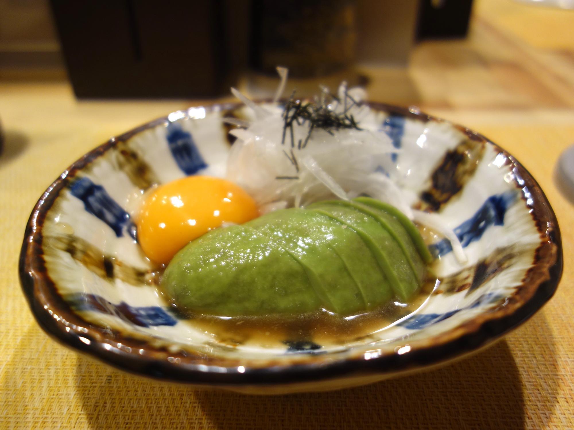 本格炭火焼鳥 萩のや 漬けアボがとの刺身